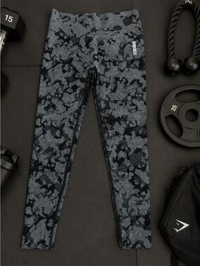 Gymshark Camo Seamless Leggings Women’s Size Large Gray Black High Rise
